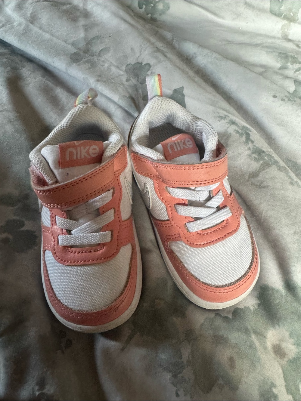 Nike Kids Coral Pink and White Hook-and-Loop Sneakers